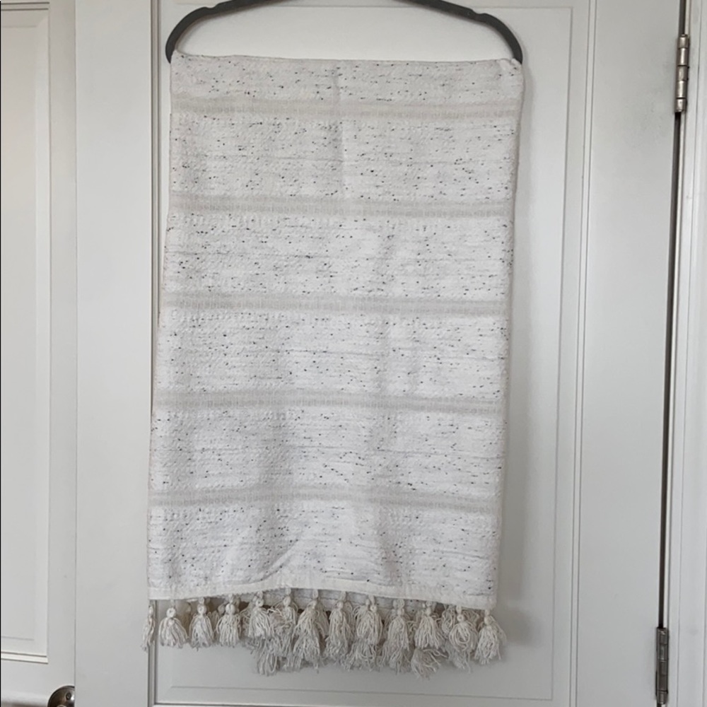 Throw blanket